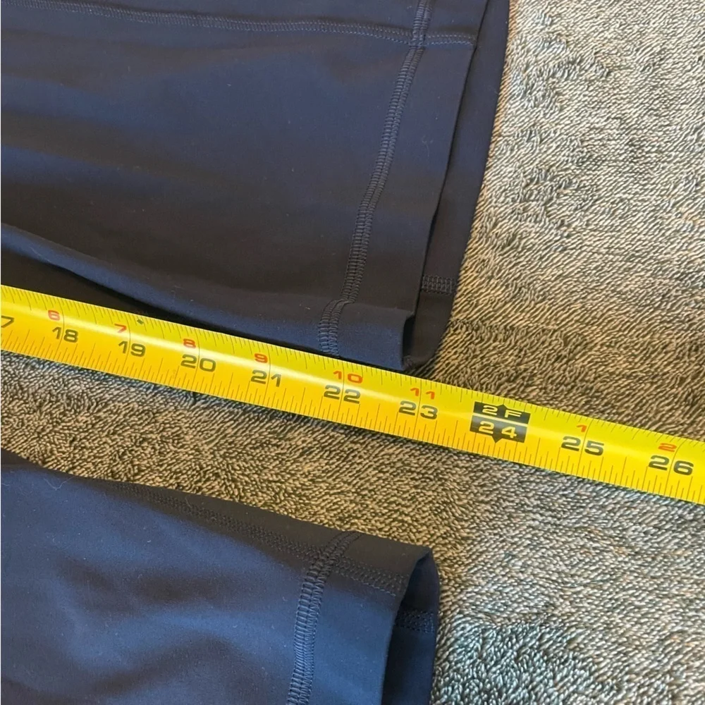 NWT Lululemon Align High-Rise Wide Leg Crop 23"
True Navy Size 2 - Picture 11 of 14